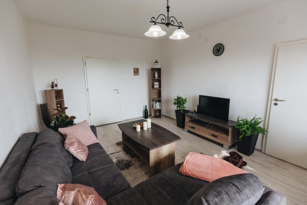 Magas-Lak Apartman Eger Exteriér fotografie